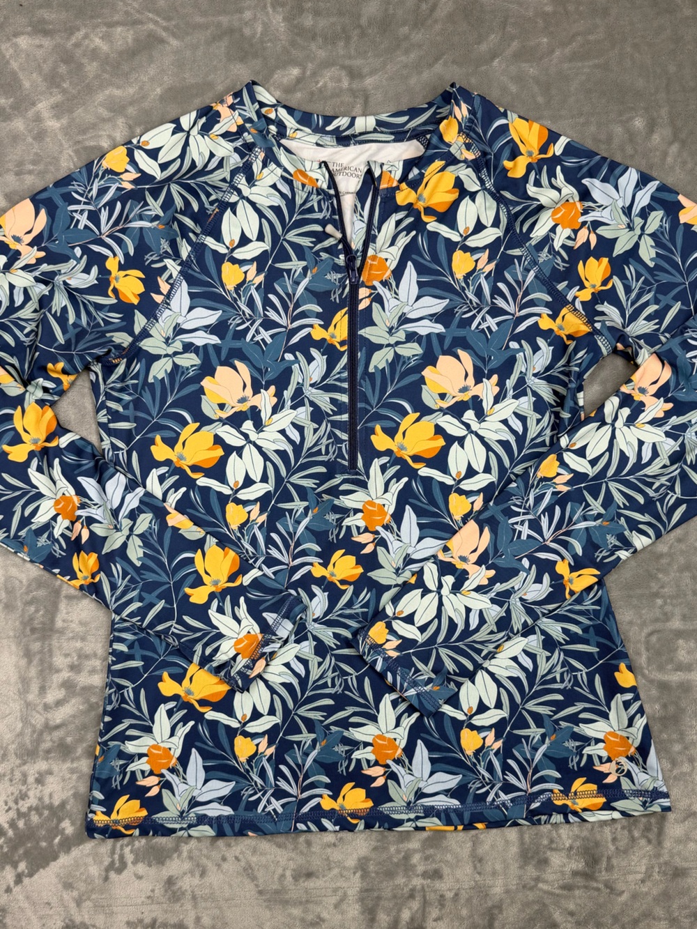 The American Outdoorsman Women's Floral and leave‎ Sun Shirt